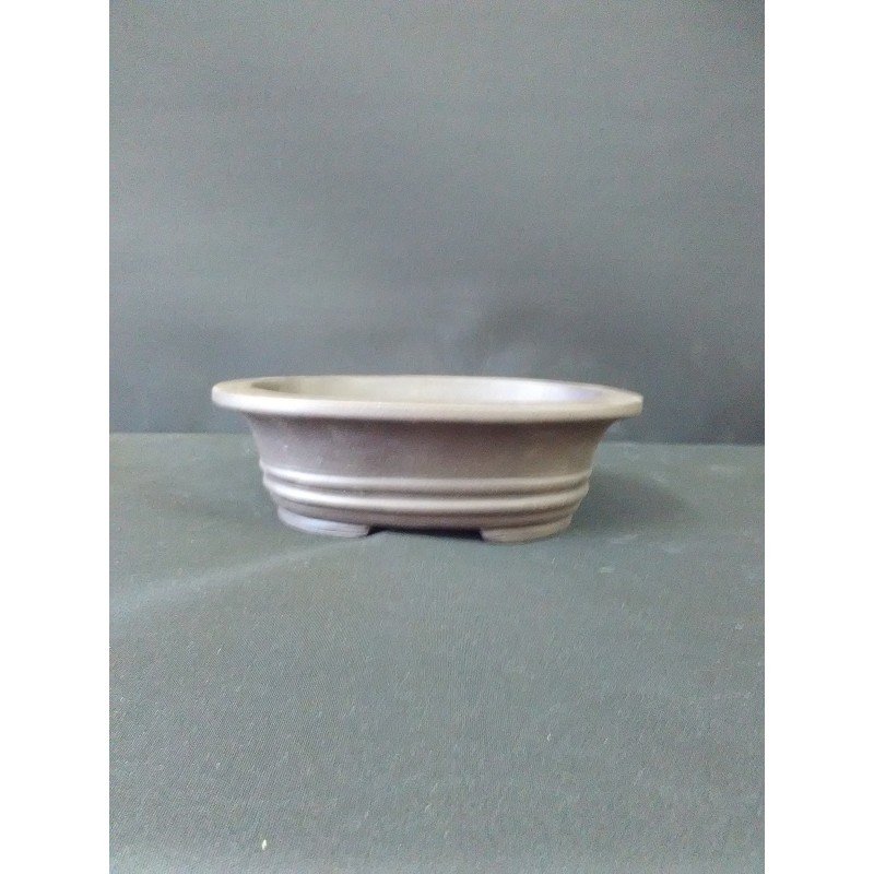 Maceta ovalada 28x24.5x7.5cm. Maceta ovalada 28x24.5x7.5cm.