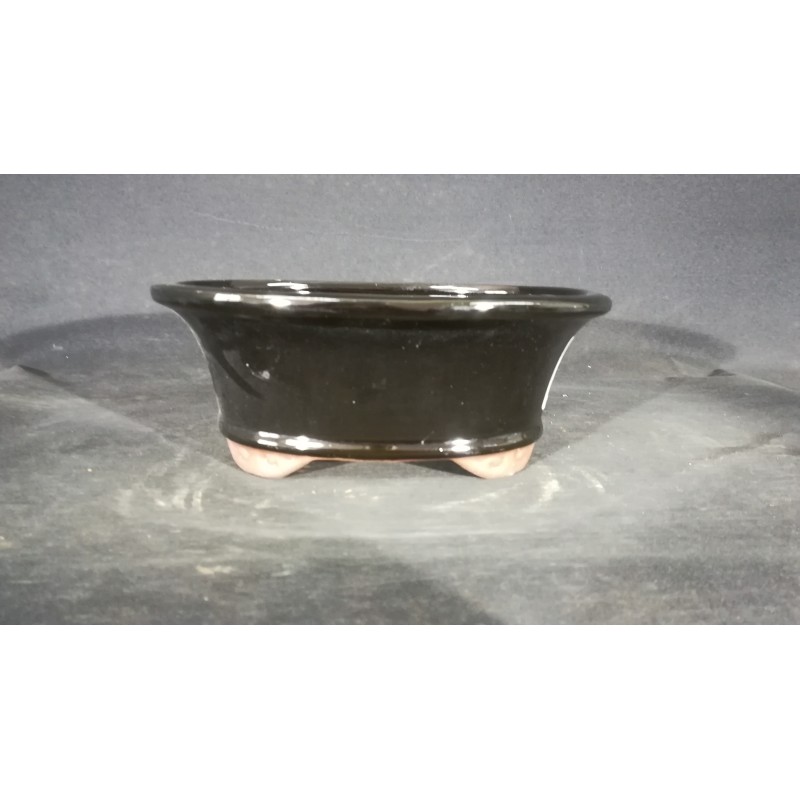 Maceta ovalada 20.5x15.5x8cm. Maceta ovalada 20.5x15.5x8cm.
