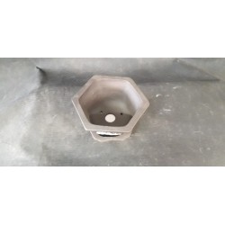 Maceta hexagonal/semi-cascasda 14.5x14.5x8cm.